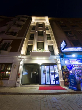 Crowned Hotel